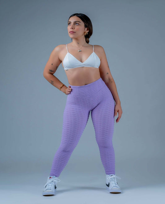 Get ready to stand out at the gym with our stunning Coral Lilla Leggings. The captivating blurry design adds an alluring touch, setting you apart from the crowd. Embrace the perfect combination of style and performance with these high-quality, comfortable leggings. Elevate your gym game and redefine your workout wardrobe now!